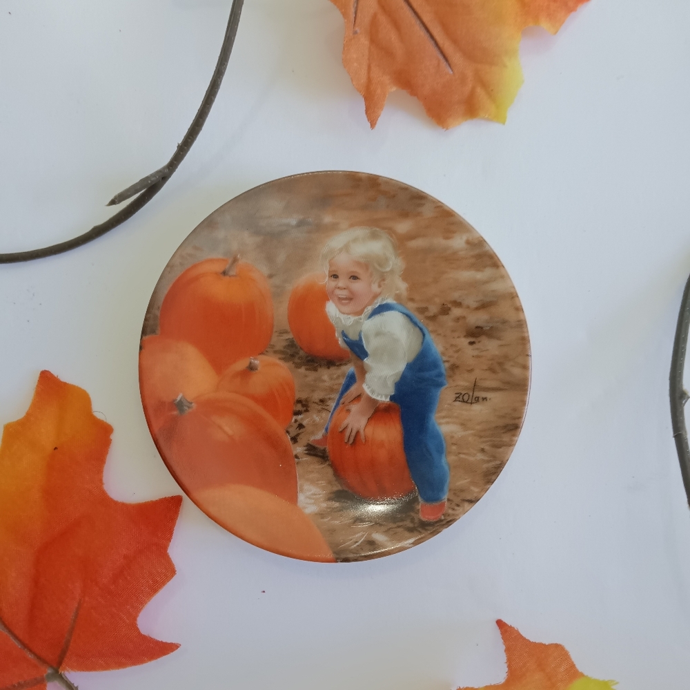 Miniature Plate "My Pumpkin ' 1989 by Donald Zolan